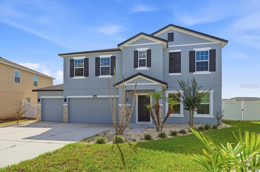 For Sale: $439,999 (5 beds, 2 baths, 2825 Square Feet)