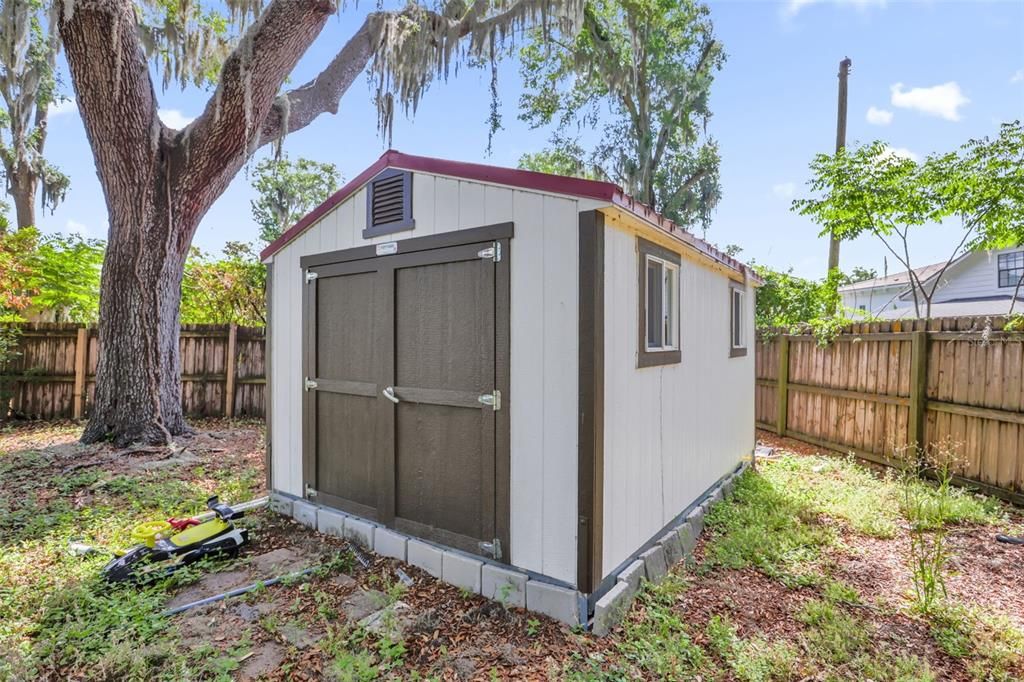 For Sale: $649,999 (2 beds, 1 baths, 1398 Square Feet)