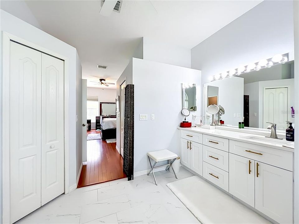 En Venta: $549,999 (3 camas, 2 baños, 1988 Pies cuadrados)