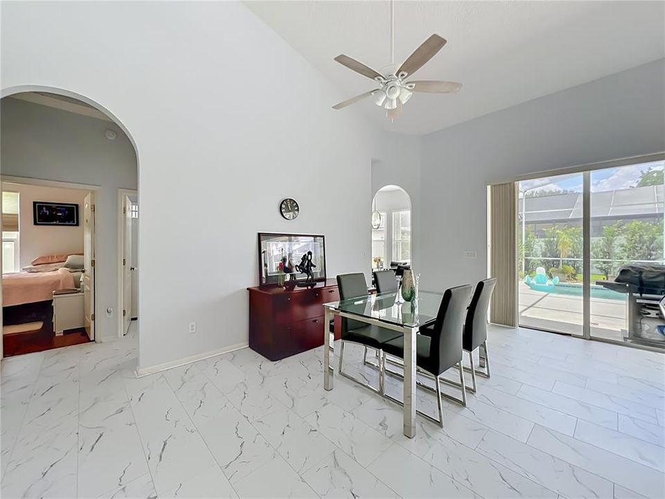 En Venta: $549,999 (3 camas, 2 baños, 1988 Pies cuadrados)