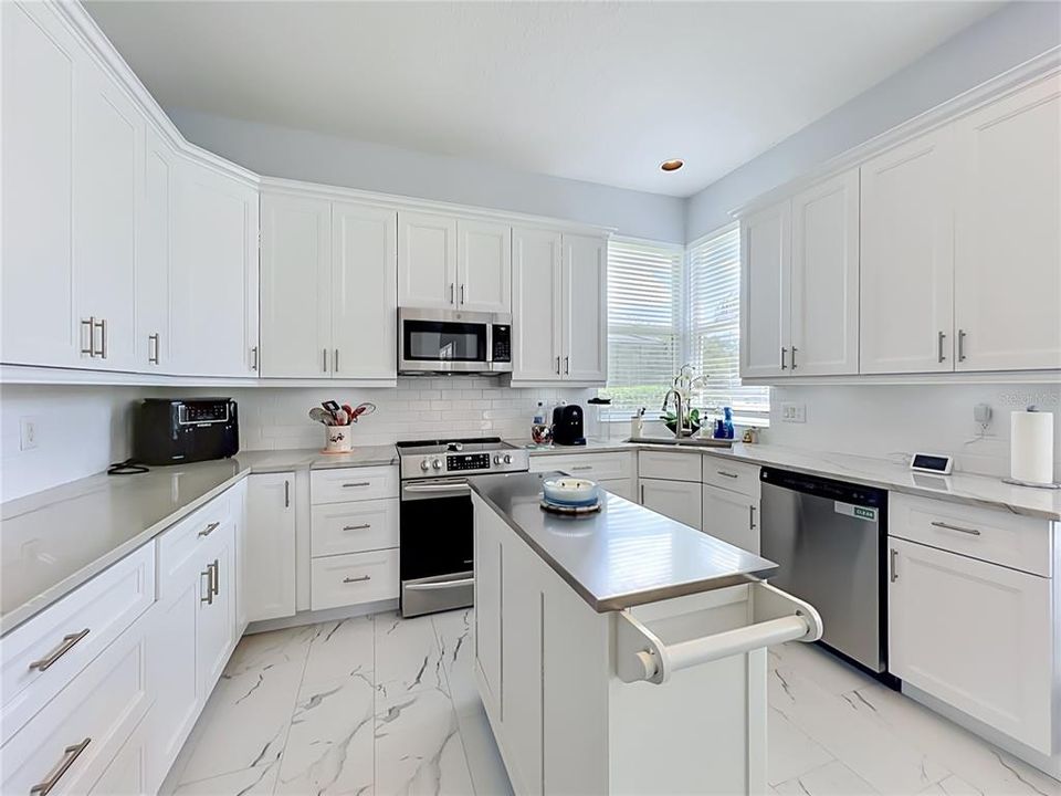 En Venta: $549,999 (3 camas, 2 baños, 1988 Pies cuadrados)