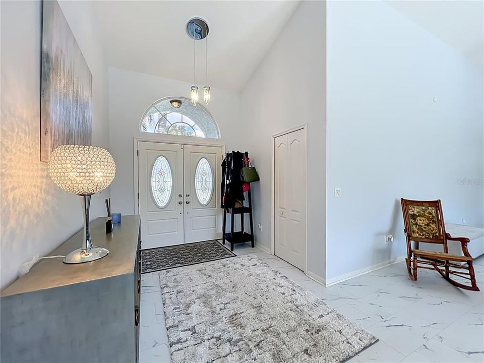 En Venta: $549,999 (3 camas, 2 baños, 1988 Pies cuadrados)