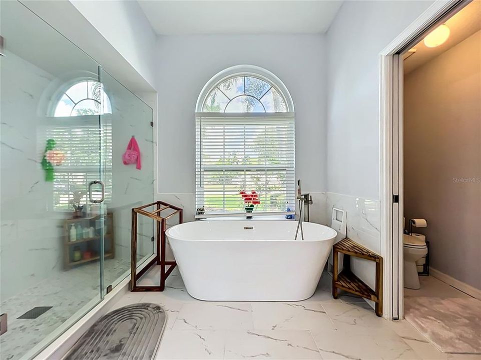 En Venta: $549,999 (3 camas, 2 baños, 1988 Pies cuadrados)