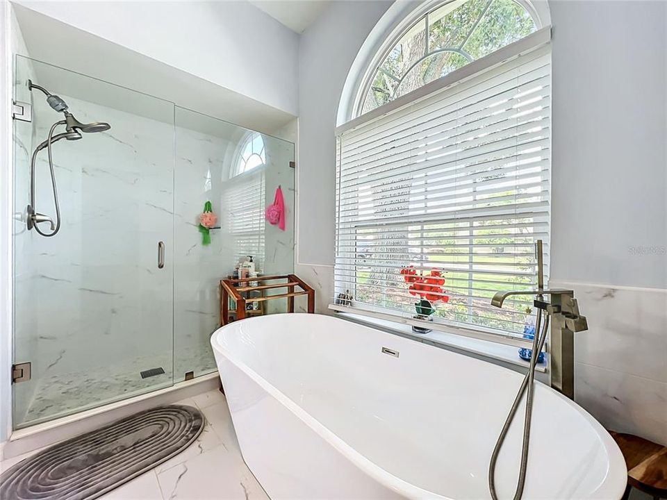En Venta: $549,999 (3 camas, 2 baños, 1988 Pies cuadrados)