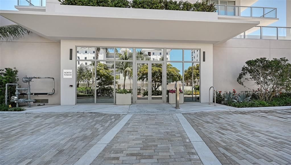 For Sale: $3,850,000 (3 beds, 3 baths, 2831 Square Feet)