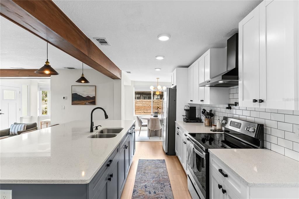 For Sale: $550,000 (3 beds, 2 baths, 1546 Square Feet)