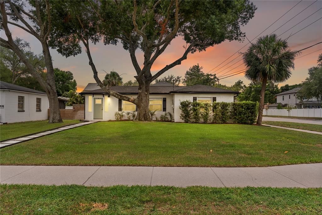 For Sale: $550,000 (3 beds, 2 baths, 1546 Square Feet)