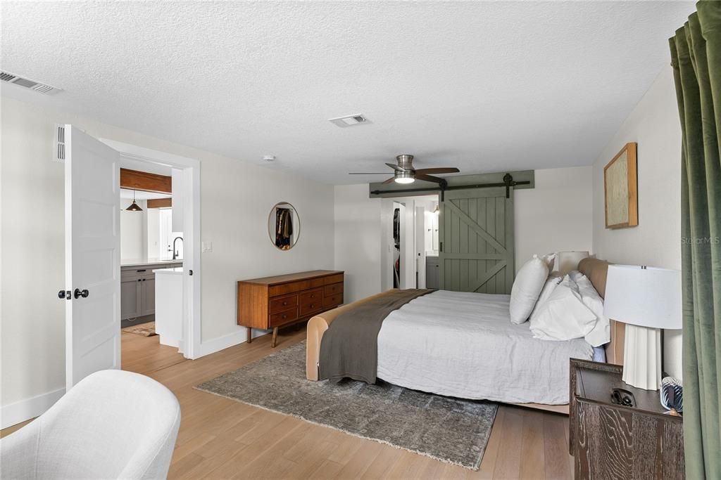 For Sale: $550,000 (3 beds, 2 baths, 1546 Square Feet)