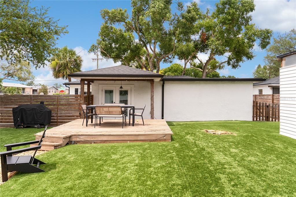 For Sale: $550,000 (3 beds, 2 baths, 1546 Square Feet)
