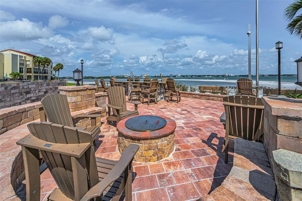 For Sale: $575,000 (2 beds, 2 baths, 1260 Square Feet)
