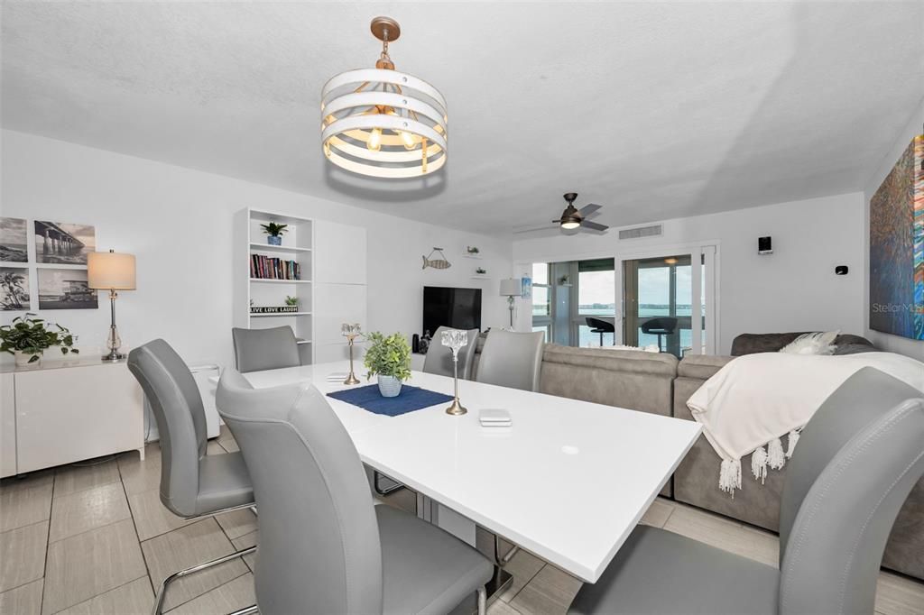 For Sale: $575,000 (2 beds, 2 baths, 1260 Square Feet)