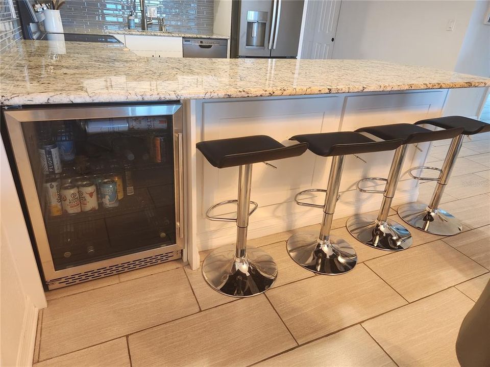 For Sale: $575,000 (2 beds, 2 baths, 1260 Square Feet)