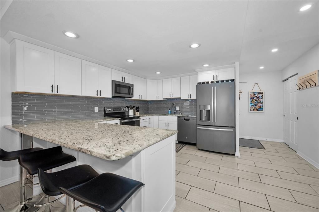 For Sale: $575,000 (2 beds, 2 baths, 1260 Square Feet)