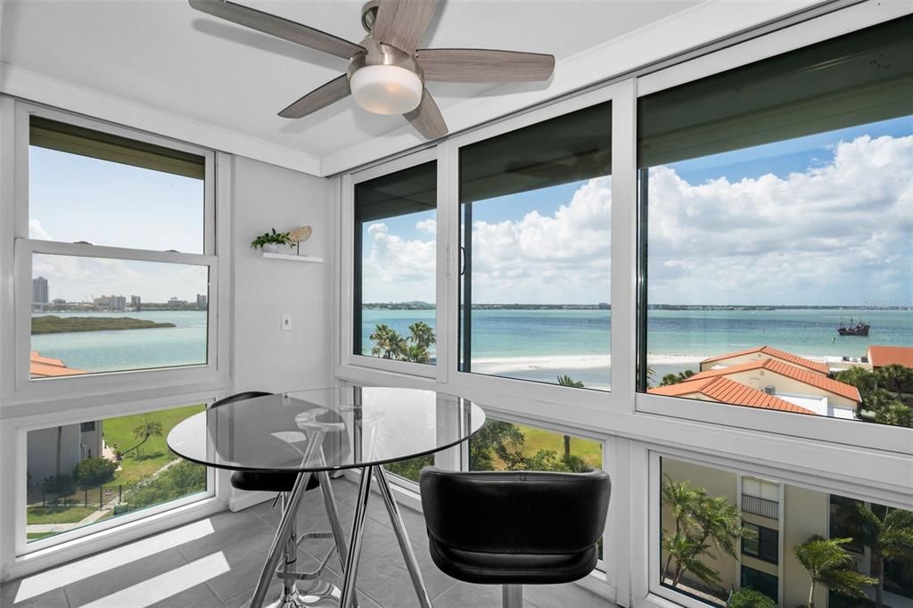 For Sale: $575,000 (2 beds, 2 baths, 1260 Square Feet)