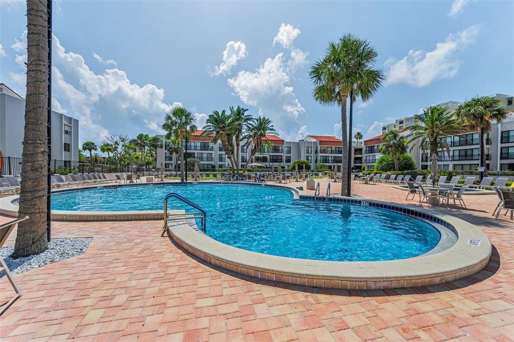 For Sale: $575,000 (2 beds, 2 baths, 1260 Square Feet)