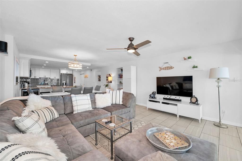For Sale: $575,000 (2 beds, 2 baths, 1260 Square Feet)