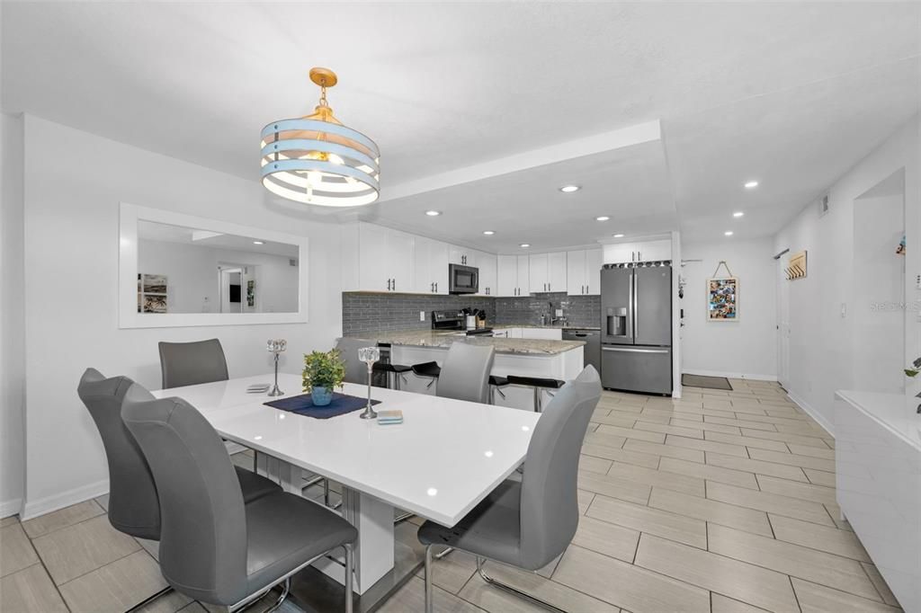 For Sale: $575,000 (2 beds, 2 baths, 1260 Square Feet)