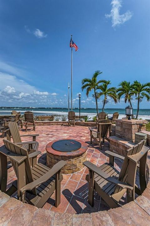 For Sale: $575,000 (2 beds, 2 baths, 1260 Square Feet)