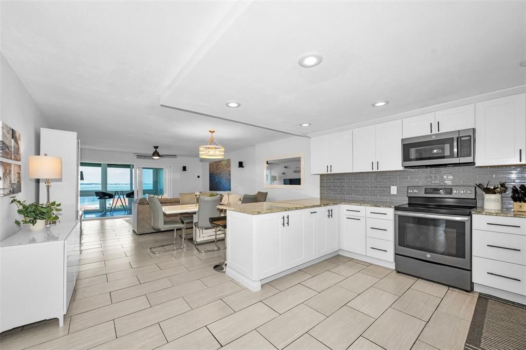 For Sale: $575,000 (2 beds, 2 baths, 1260 Square Feet)