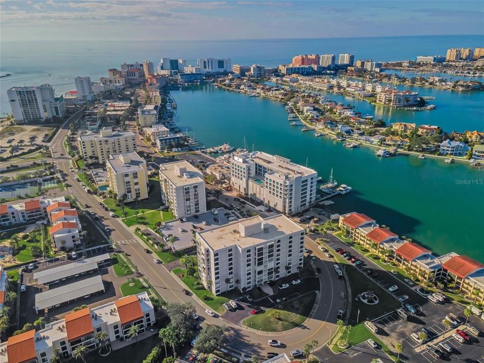 For Sale: $575,000 (2 beds, 2 baths, 1260 Square Feet)