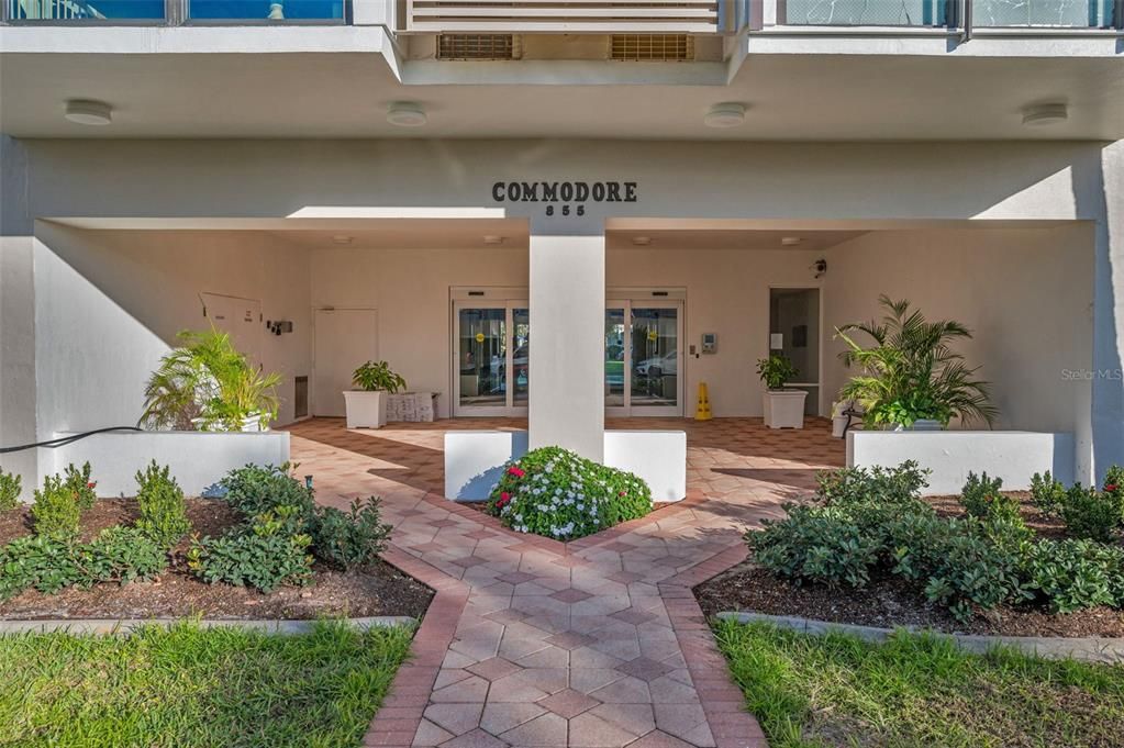 For Sale: $575,000 (2 beds, 2 baths, 1260 Square Feet)