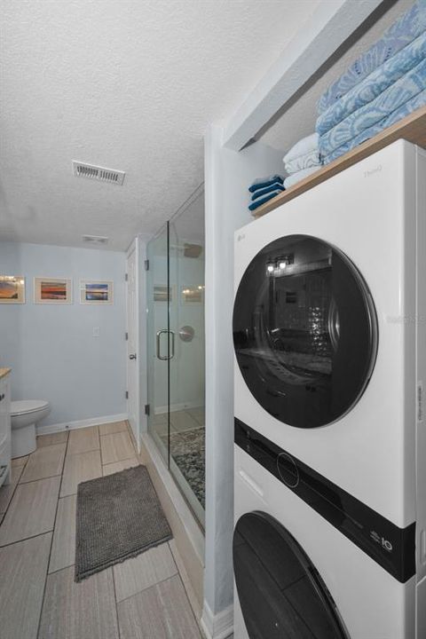 For Sale: $575,000 (2 beds, 2 baths, 1260 Square Feet)