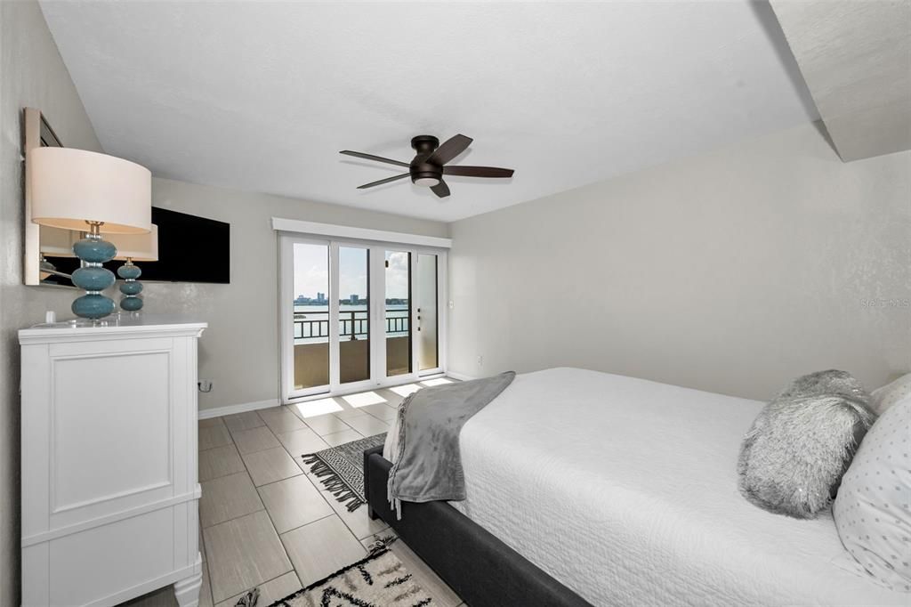 For Sale: $575,000 (2 beds, 2 baths, 1260 Square Feet)