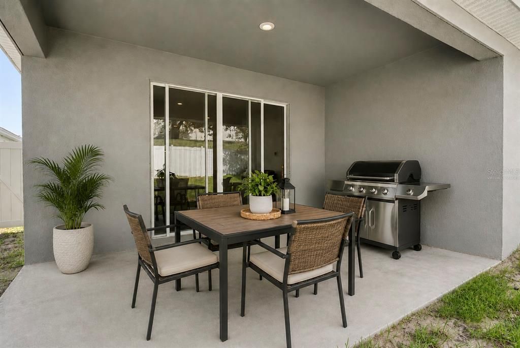 En Venta: $690,000 (4 camas, 3 baños, 2724 Pies cuadrados)