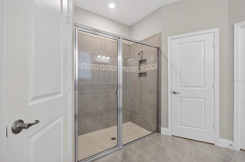 For Sale: $524,990 (4 beds, 3 baths, 1974 Square Feet)