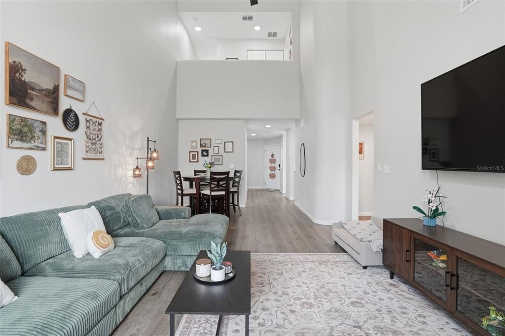 Activo con contrato: $249,000 (2 camas, 2 baños, 1248 Pies cuadrados)