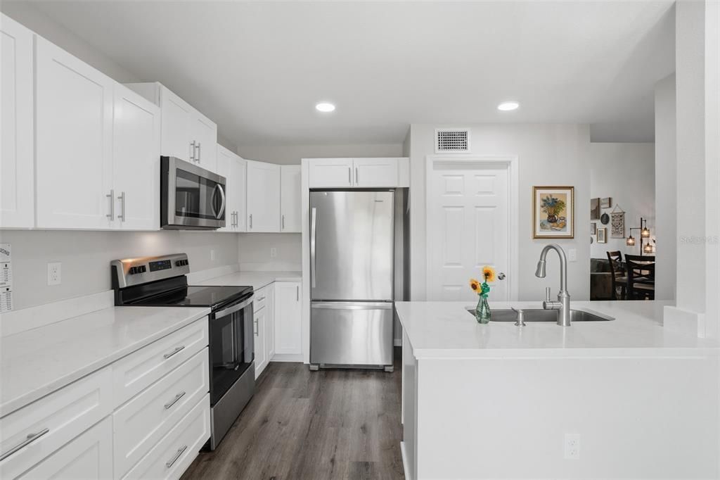 Activo con contrato: $249,000 (2 camas, 2 baños, 1248 Pies cuadrados)