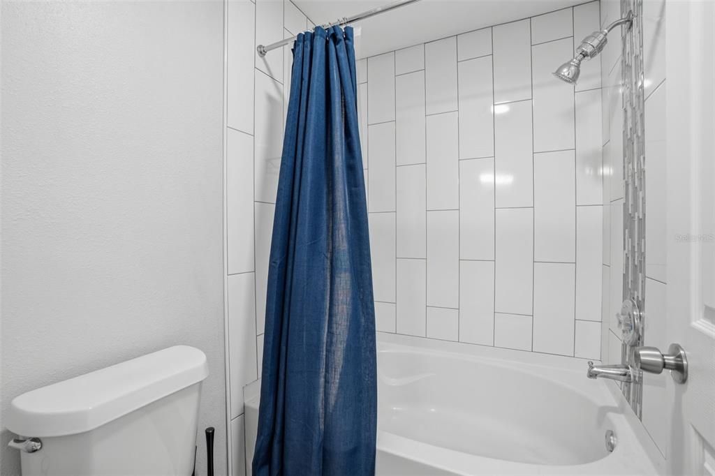 Activo con contrato: $249,000 (2 camas, 2 baños, 1248 Pies cuadrados)