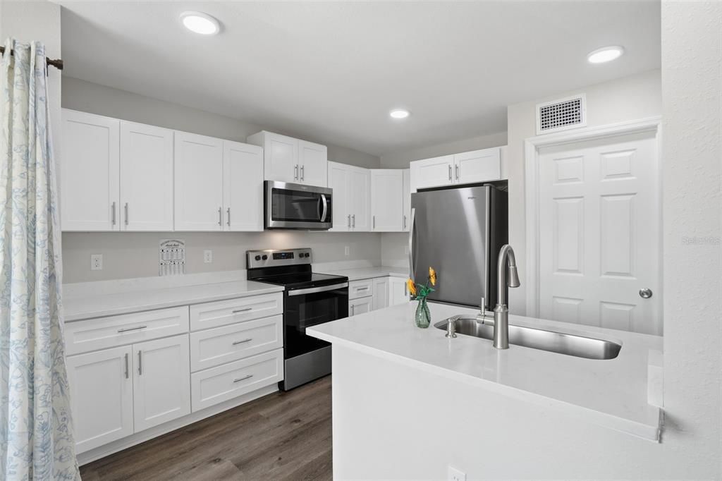 Activo con contrato: $249,000 (2 camas, 2 baños, 1248 Pies cuadrados)