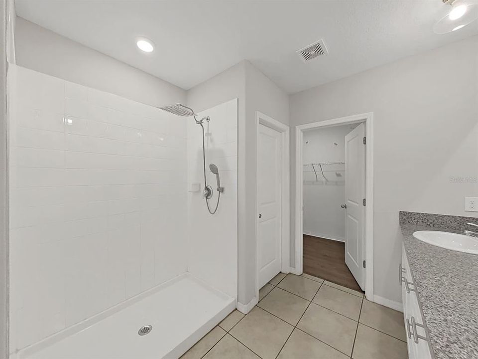 En Venta: $589,900 (6 camas, 3 baños, 3362 Pies cuadrados)