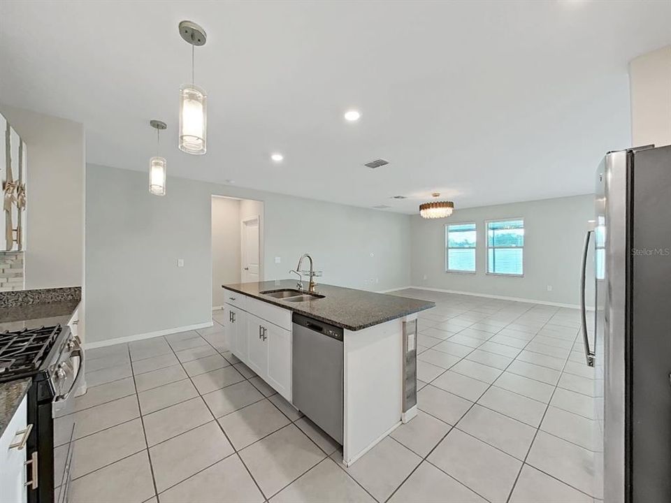 En Venta: $589,900 (6 camas, 3 baños, 3362 Pies cuadrados)