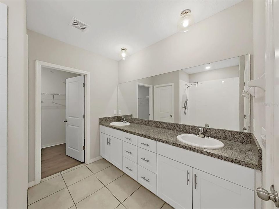 En Venta: $589,900 (6 camas, 3 baños, 3362 Pies cuadrados)