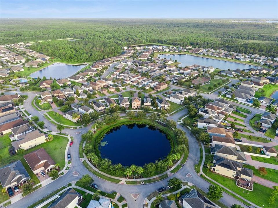 合同活跃: $549,990 (6 贝兹, 3 浴室, 2650 平方英尺)