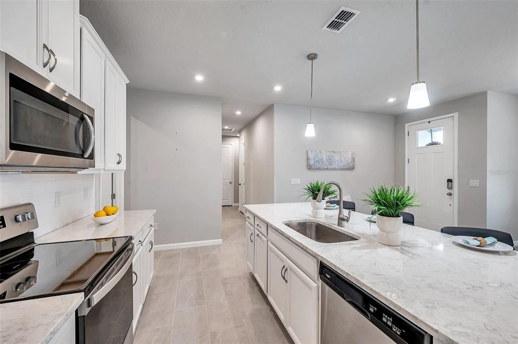В аренду: $2,500 (3 спален, 2 ванн, 1736 Квадратных фут)