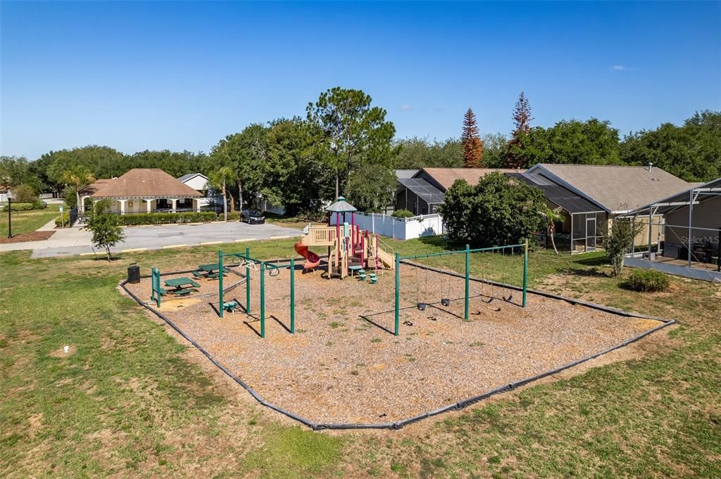 For Sale: $325,000 (3 beds, 2 baths, 1364 Square Feet)