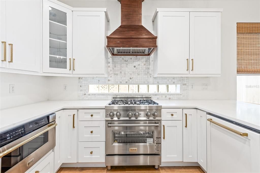 For Sale: $325,000 (3 beds, 2 baths, 1364 Square Feet)