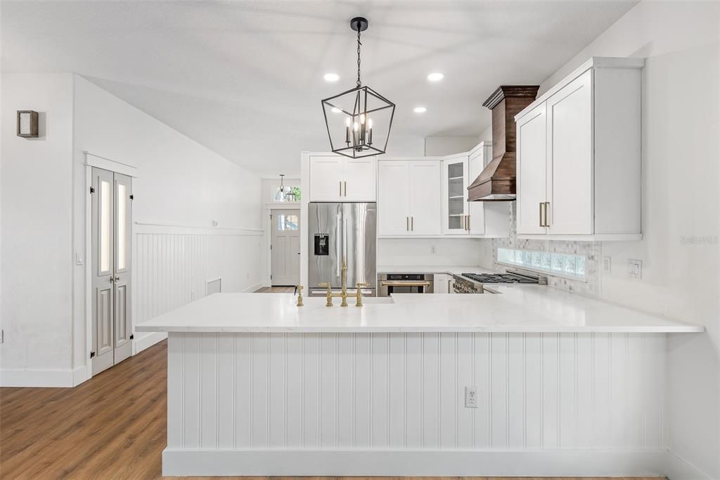 For Sale: $325,000 (3 beds, 2 baths, 1364 Square Feet)