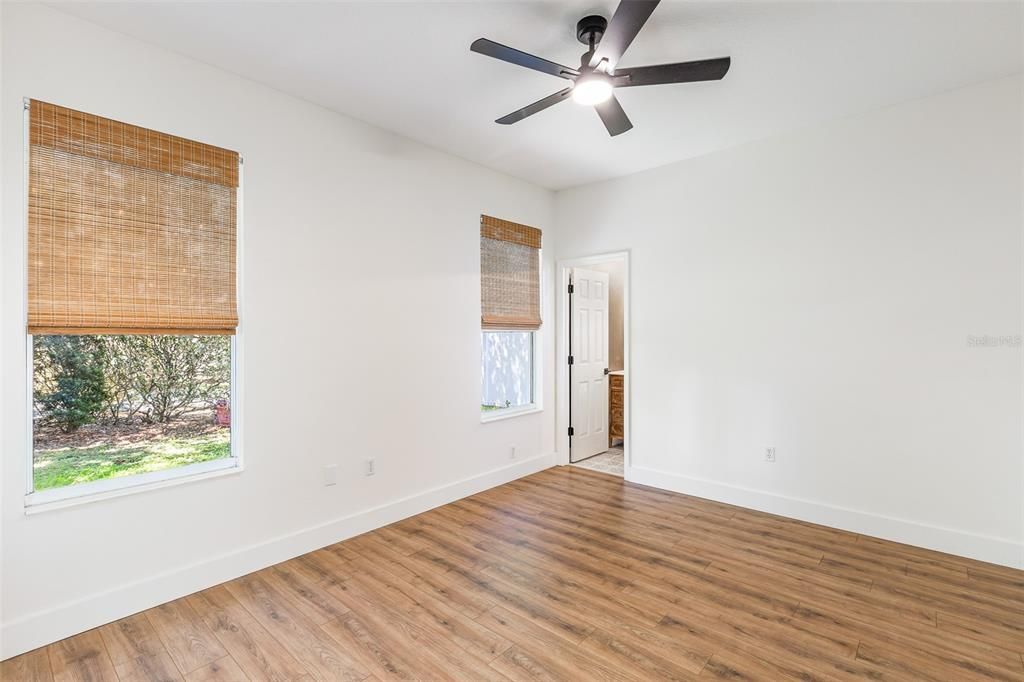 For Sale: $325,000 (3 beds, 2 baths, 1364 Square Feet)