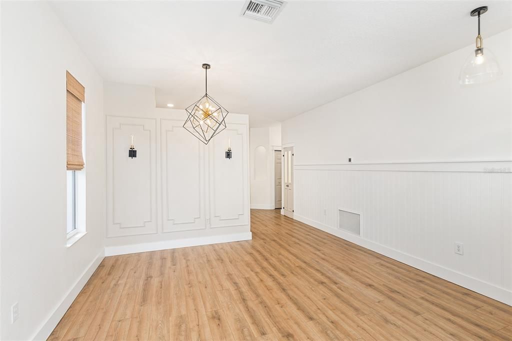 For Sale: $325,000 (3 beds, 2 baths, 1364 Square Feet)