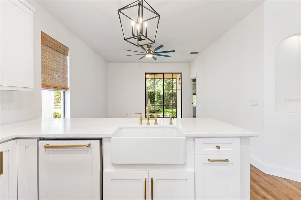 For Sale: $325,000 (3 beds, 2 baths, 1364 Square Feet)