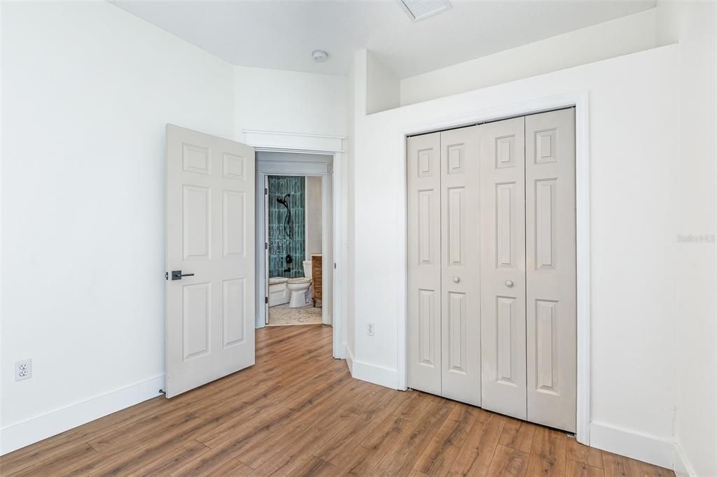 For Sale: $325,000 (3 beds, 2 baths, 1364 Square Feet)