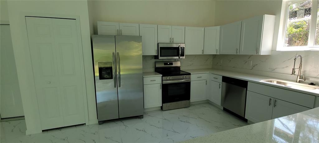 En Venta: $320,000 (3 camas, 2 baños, 1657 Pies cuadrados)