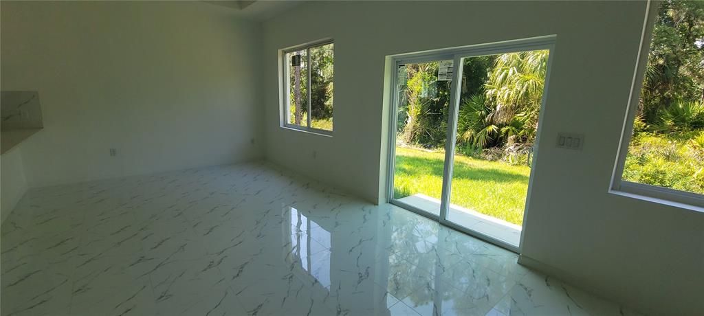 En Venta: $320,000 (3 camas, 2 baños, 1657 Pies cuadrados)