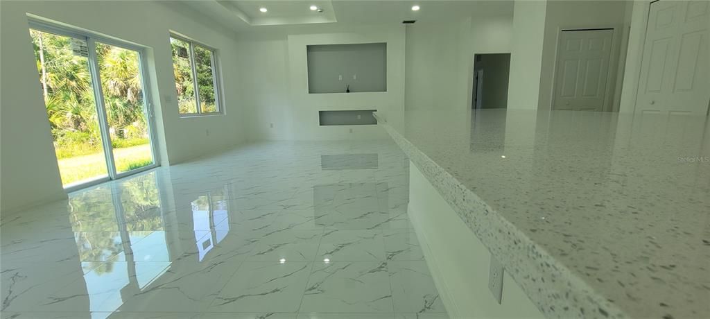 En Venta: $320,000 (3 camas, 2 baños, 1657 Pies cuadrados)