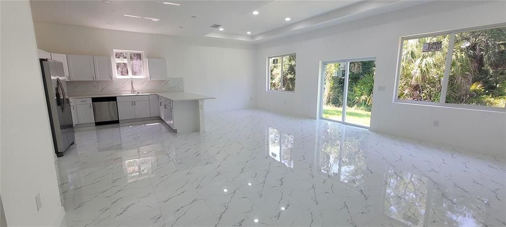 En Venta: $320,000 (3 camas, 2 baños, 1657 Pies cuadrados)