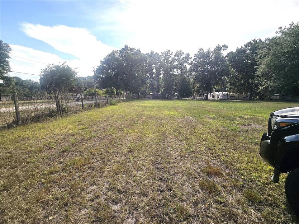 Под контрактом: $175,000 (1.05 acres)